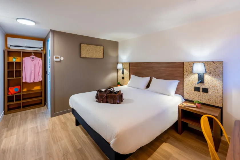 greet Hotel Chatellerault - Image 1