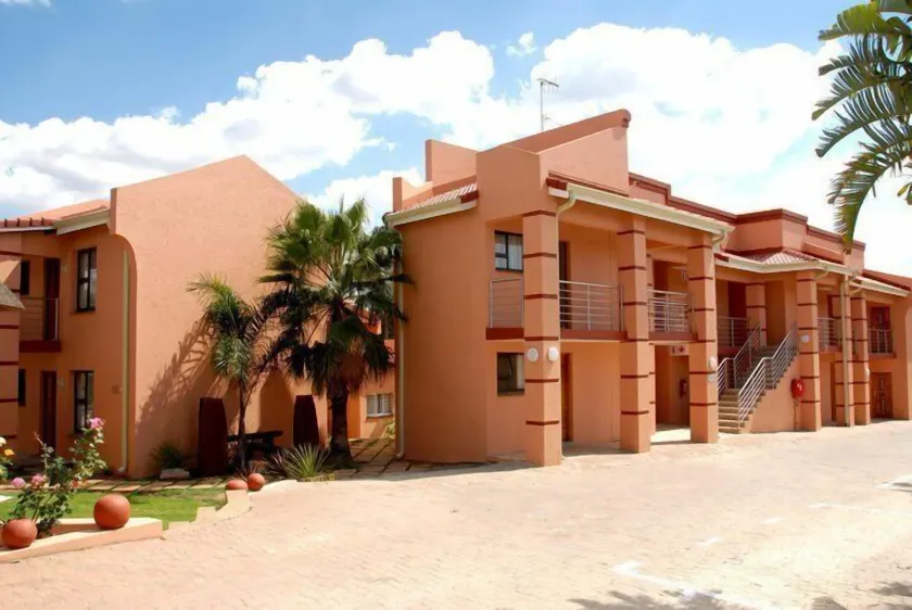 Eagles Nest Lodge - Image 1
