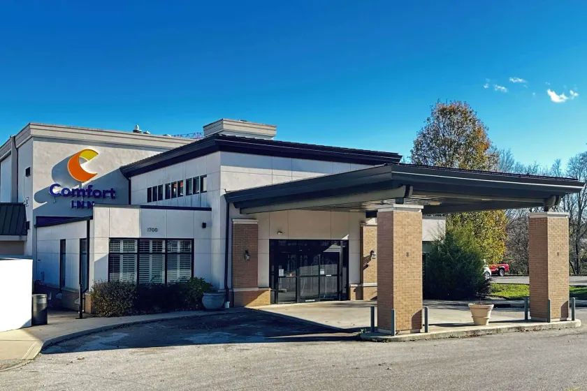 Comfort Inn Bloomington near University - Image 1