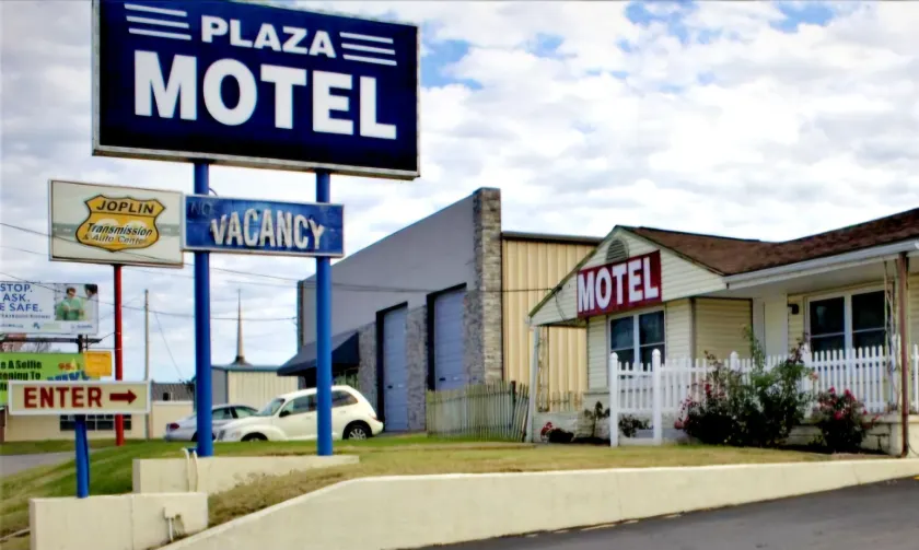 Plaza Motel - Image 1