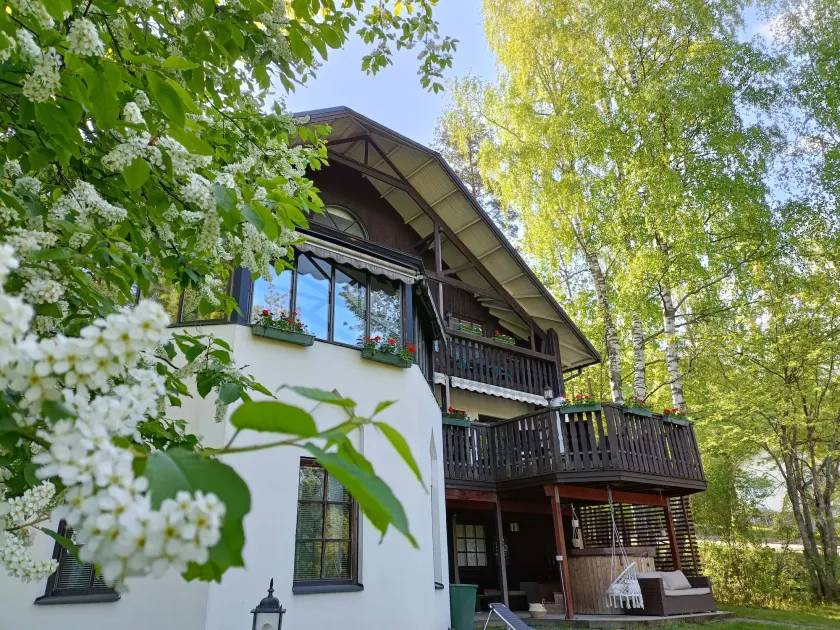 Cronin's Guesthouse Bed & Breakfast - Image 1