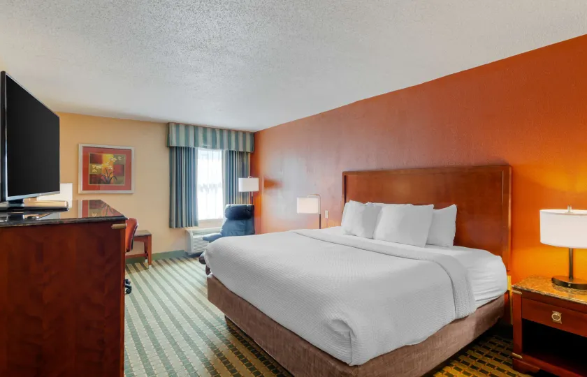 BEST WESTERN PLUS Inn at Valley View - Image 1