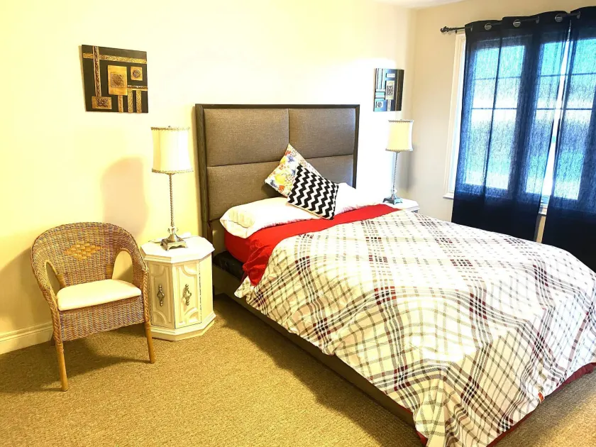 Niagara Sleeps 6 Cozy 3bed 3bath Near Falls - Image 1