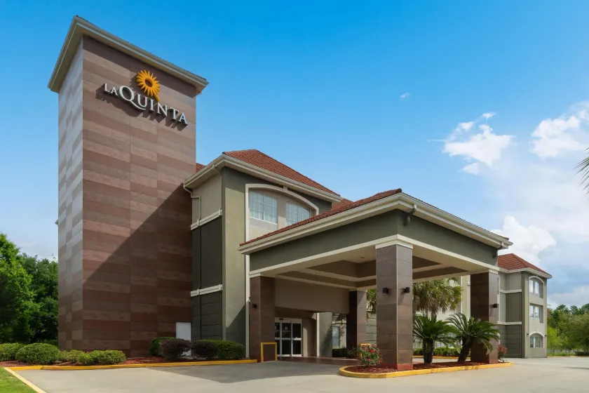 La Quinta by Wyndham Baton Rouge Denham Springs - Image 1