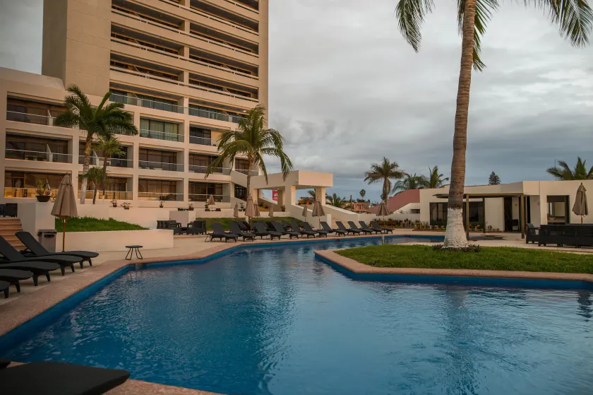 Ocean View Beach Hotel - Image 1