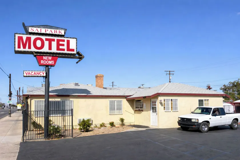 Sai Park Motel - Image 1