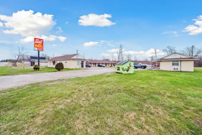 Flint Motel by OYO MI Near I-475 - Image 1