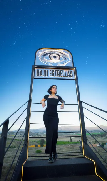Bajo Estrellas Hotel Contemporáneo - Image 1