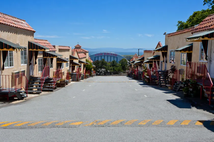 Alpine Inn And Suites - Image 1