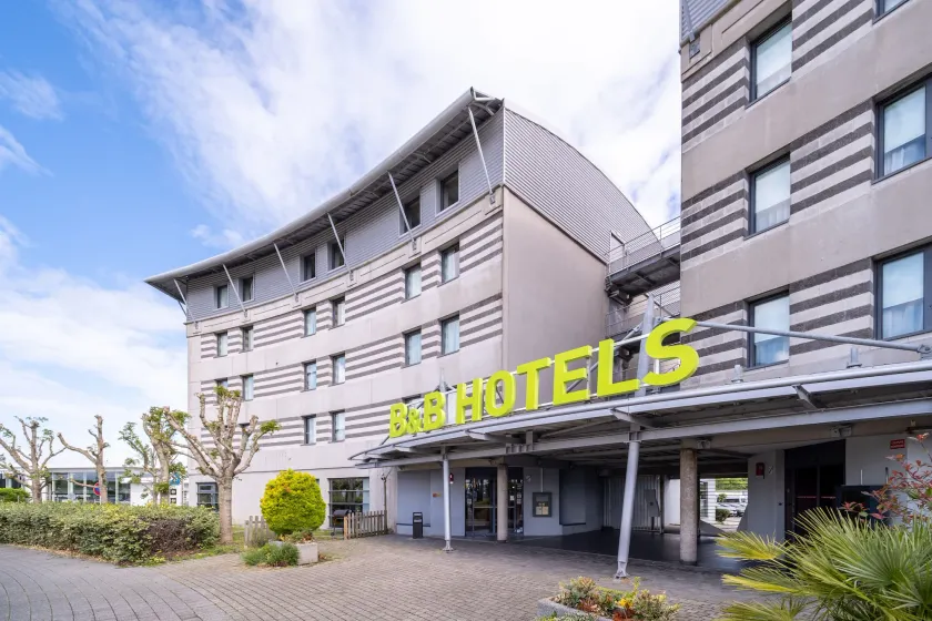B&B HOTEL Calais Terminal Cité Europe 3 étoiles - Image 1