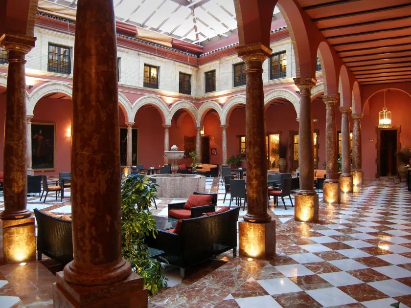 Hotel Santo Domingo Lucena - Image 1