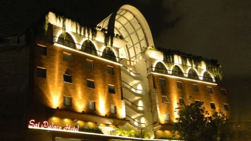 Sai Palace Hotel - Image 1