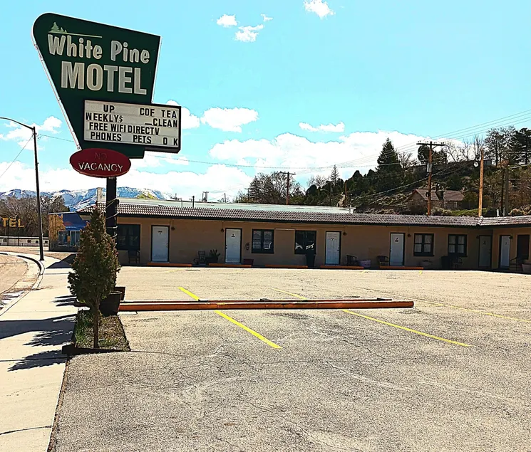 White Pine Motel - Image 1