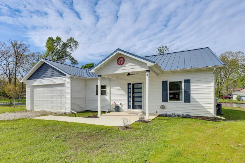 Pet-friendly Vineyard Lake Canal Oasis w/ Yard! - Image 1