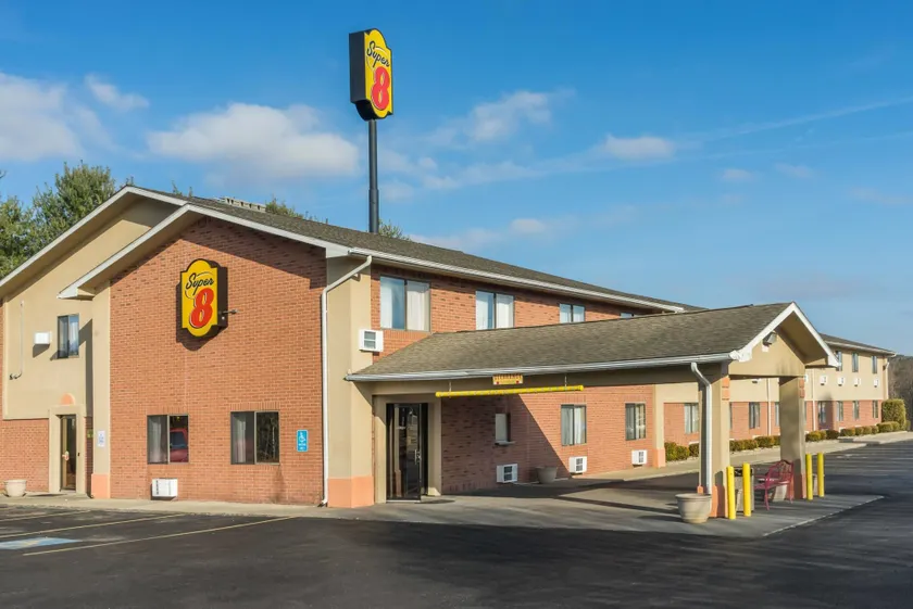 Super 8 by Wyndham Munfordville KY - Image 1