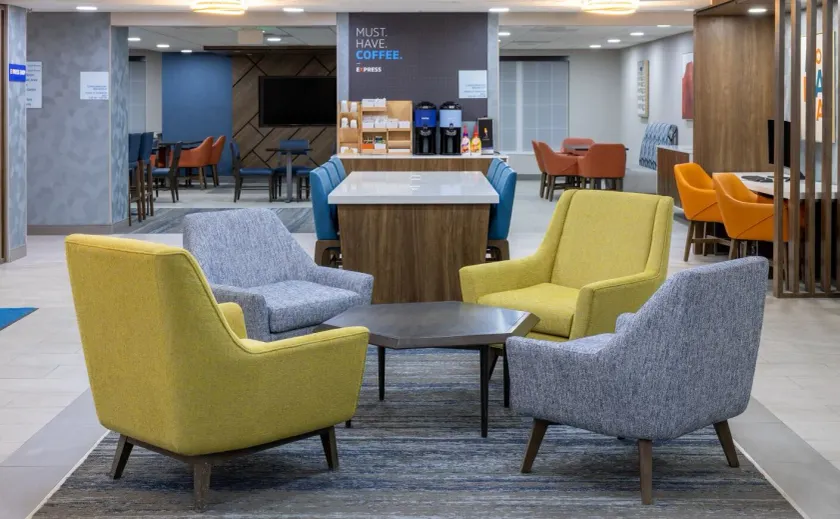 Holiday Inn Express Hotel & Suites Center Township by IHG - Hall