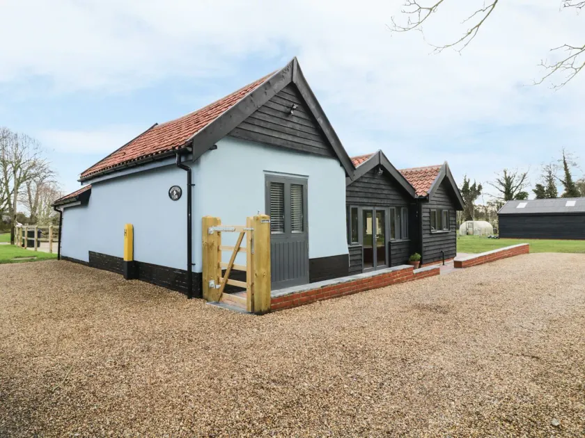 Whitehands Farm Barn - Image 1
