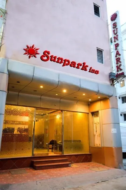 Hotel Sunpark Inn - Image 1