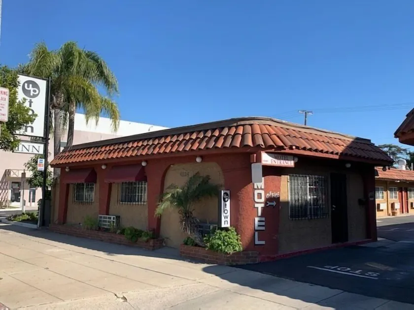 Uptown Inn - Image 1