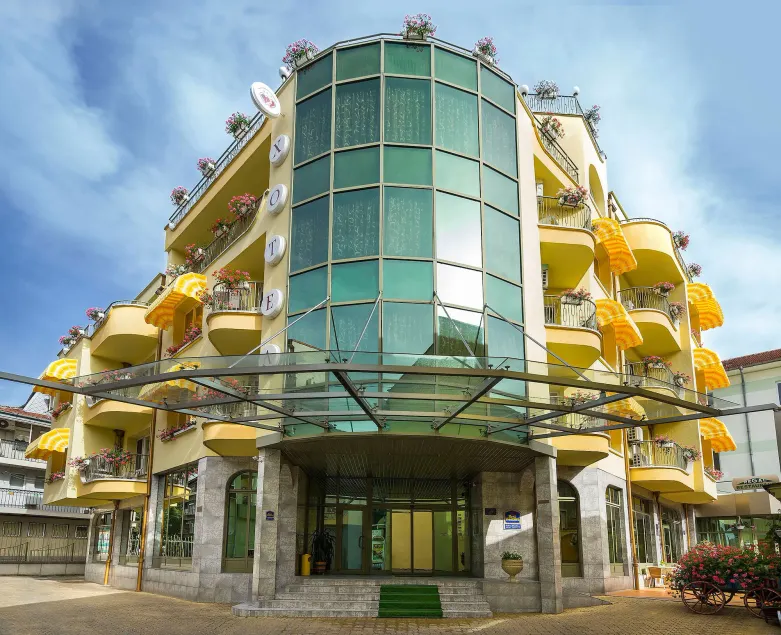 Hotel Bistra & Galina - Image 1