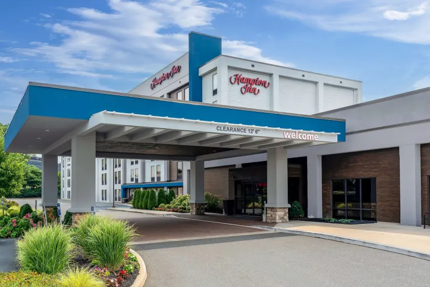 Hampton Inn Woodbridge - Image 1