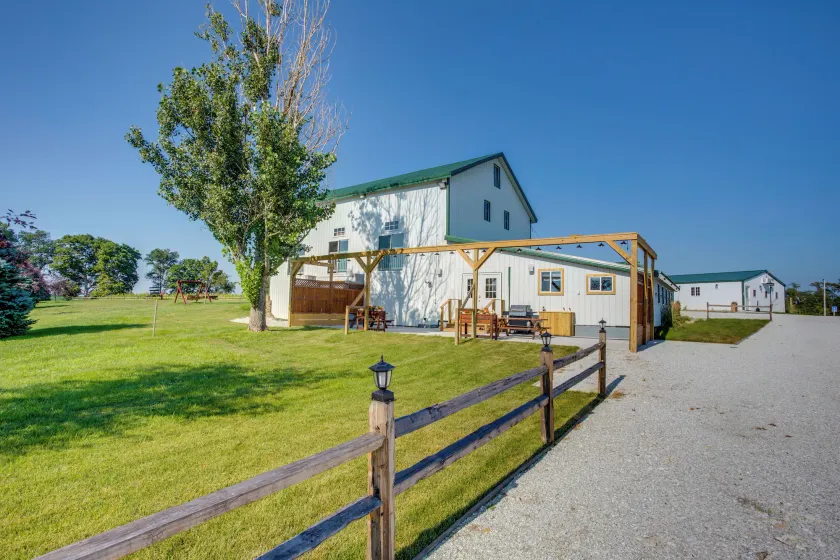 Cast & Relax! Lake-view Fishing Cabin in Monmouth - Image 1