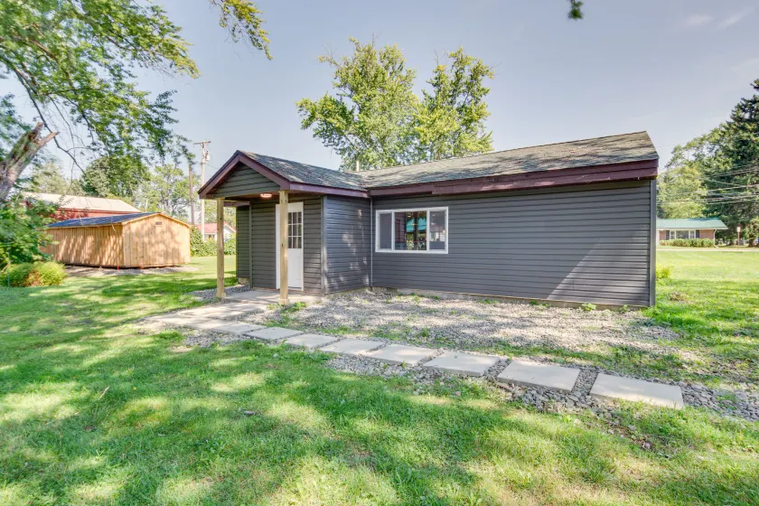 Charming Lake Chautauqua Home: Walk to Water! - Image 1