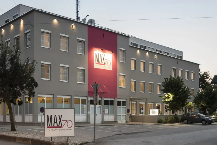 HOTEL max70 - Image 1