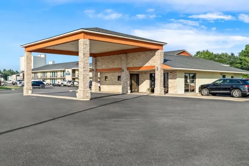 Days Inn by Wyndham Aiken - Interstate Hwy 20 - Image 1