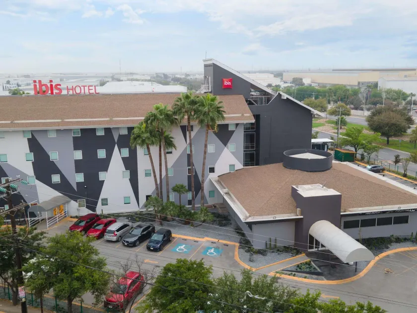 Ibis Monterrey Aeropuerto - Image 1