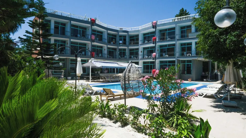 Moda Suit Hotel - Image 1
