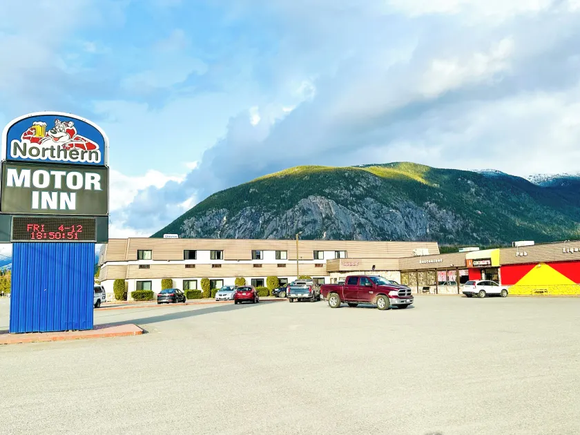 Northern Motor Inn - Image 1