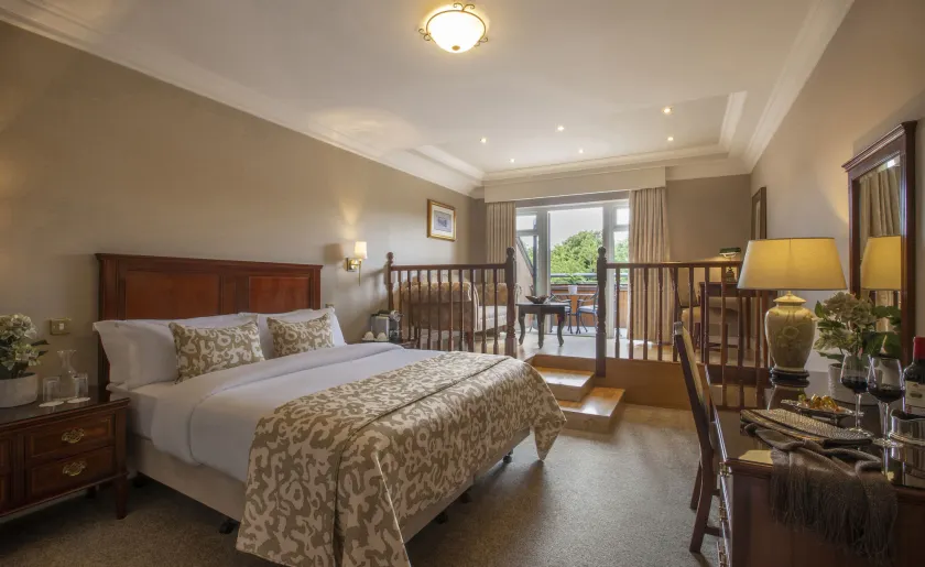 Court Yard Hotel - Image 1