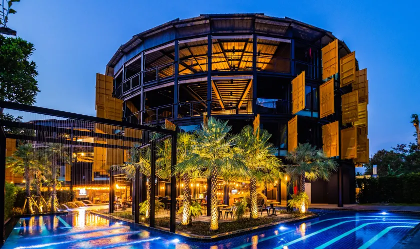 Hivetel Phuket - Image 1