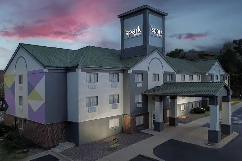 Spark by Hilton Lakewood Denver Southwest - Image 1