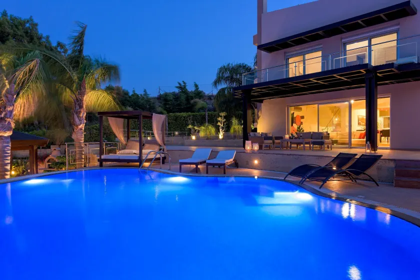 Quinn Hill Luxury Villa - Image 1