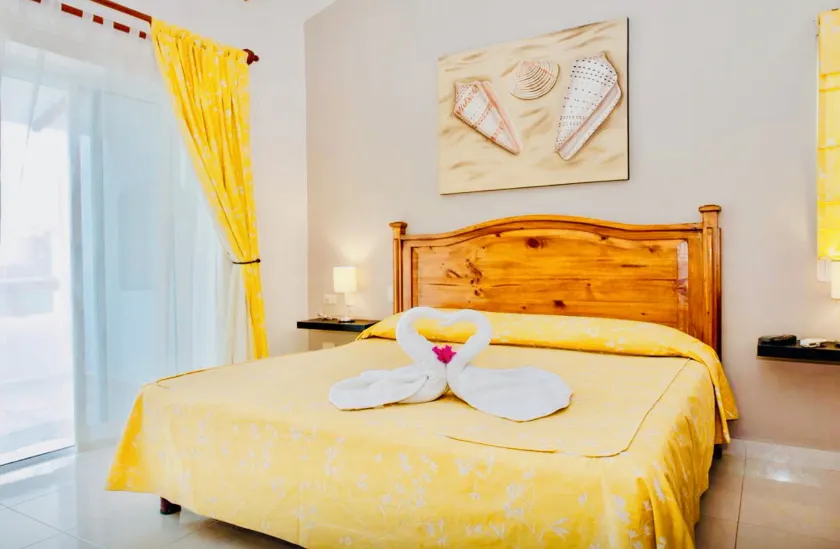 Playacar - Deluxe Family Comfort Balcony Room with Pool and Parking - Image 1