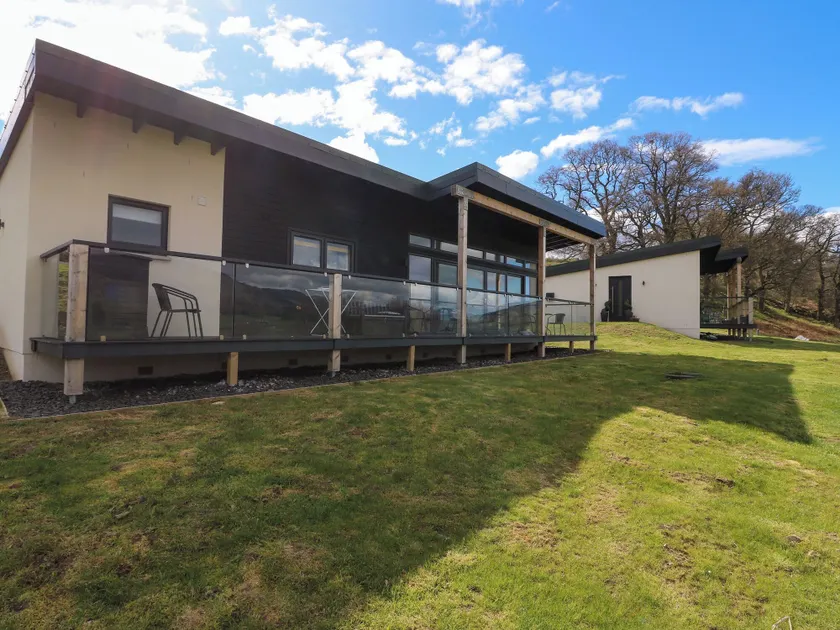 2 Strathtay Lodges - Image 1