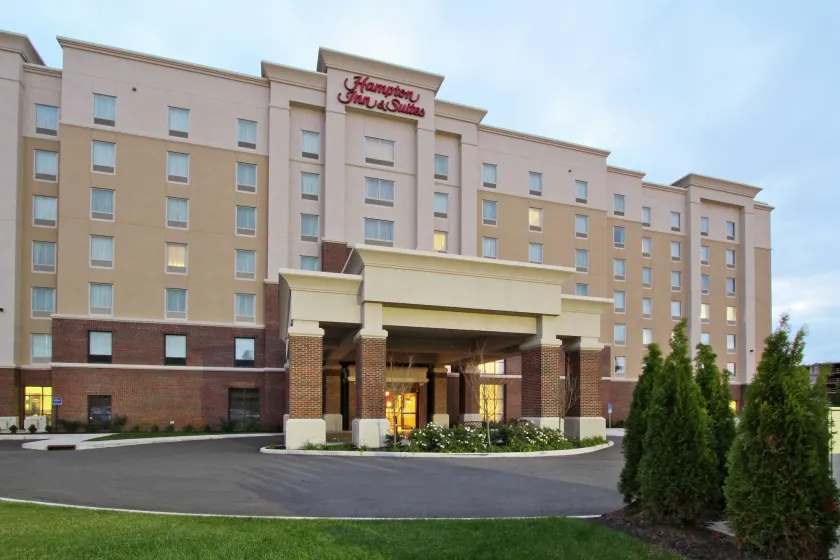 Hampton Inn & Suites Columbus/University Area - Image 1