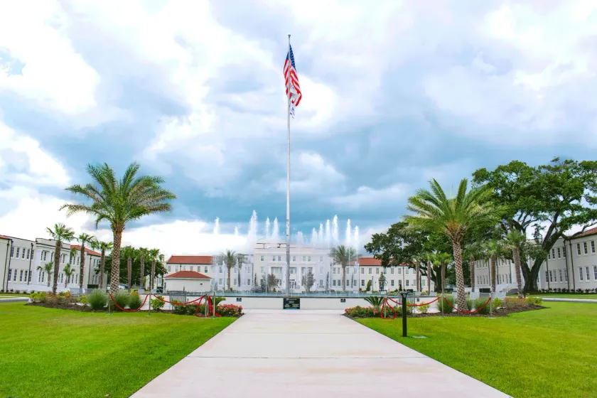 Centennial Plaza Resort Gulfport - Image 1
