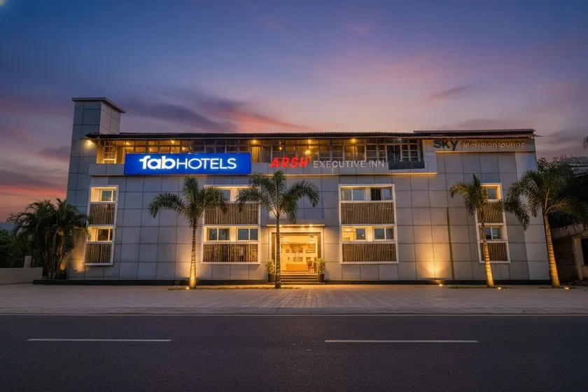 FabHotel Arsh Executive Inn - Image 1