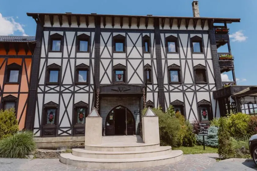 Vila Alsace Podu' cu Lanturi - Image 1