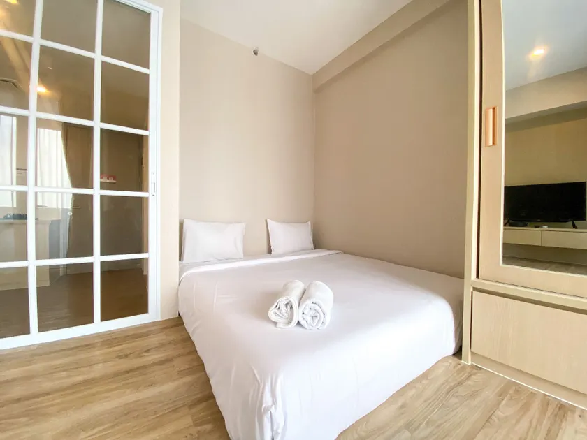 Cozy And Simple Big Studio Vasanta Innopark Apartment - Room