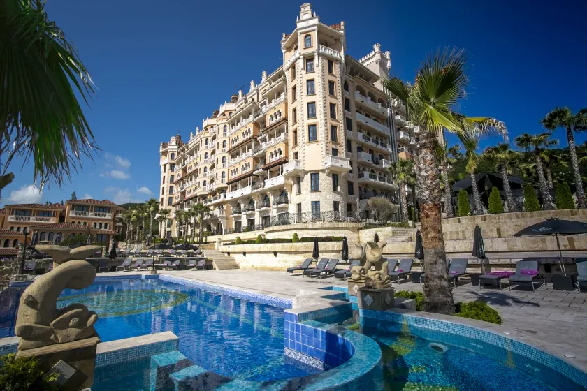 Royal Castle Design & SPA Hotel - Image 1
