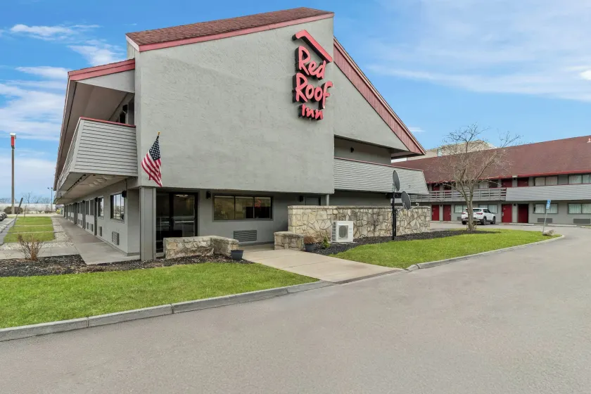 Red Roof Inn Dayton North Airport - Image 1