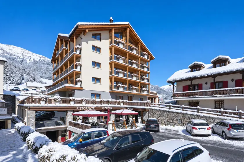 Hotel Astoria - Image 1