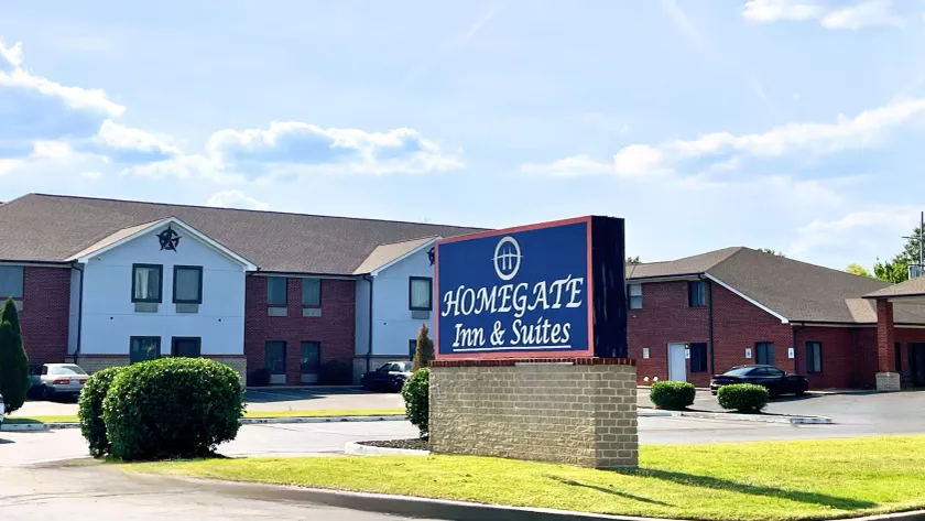 Home Gate Inn & Suites - Image 1
