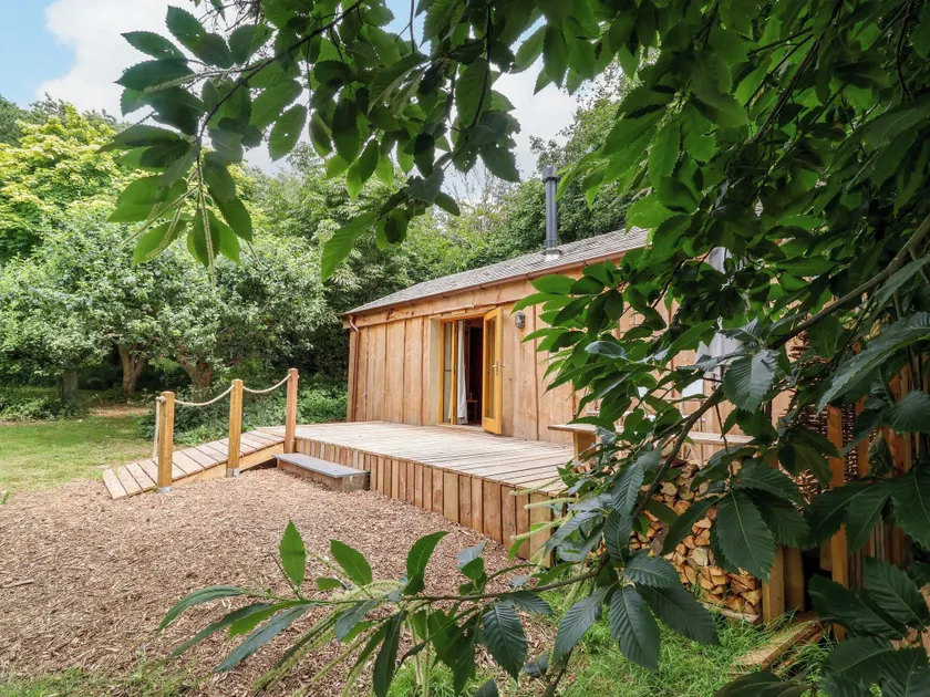 Brambly Cabin - Image 1