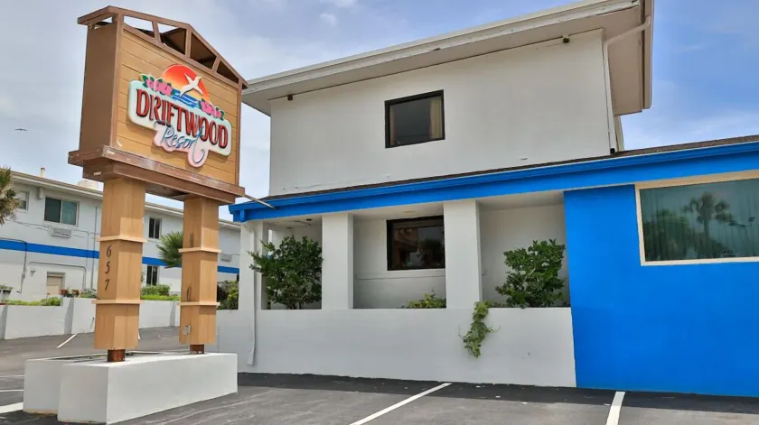 Driftwood Beach Motel - Image 1