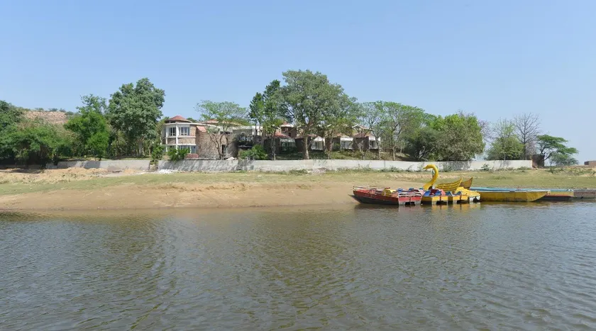 Saras Tourist Resort - Image 1